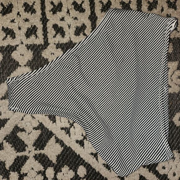 Amazon brand cute two piece. - Picture 4 of 4